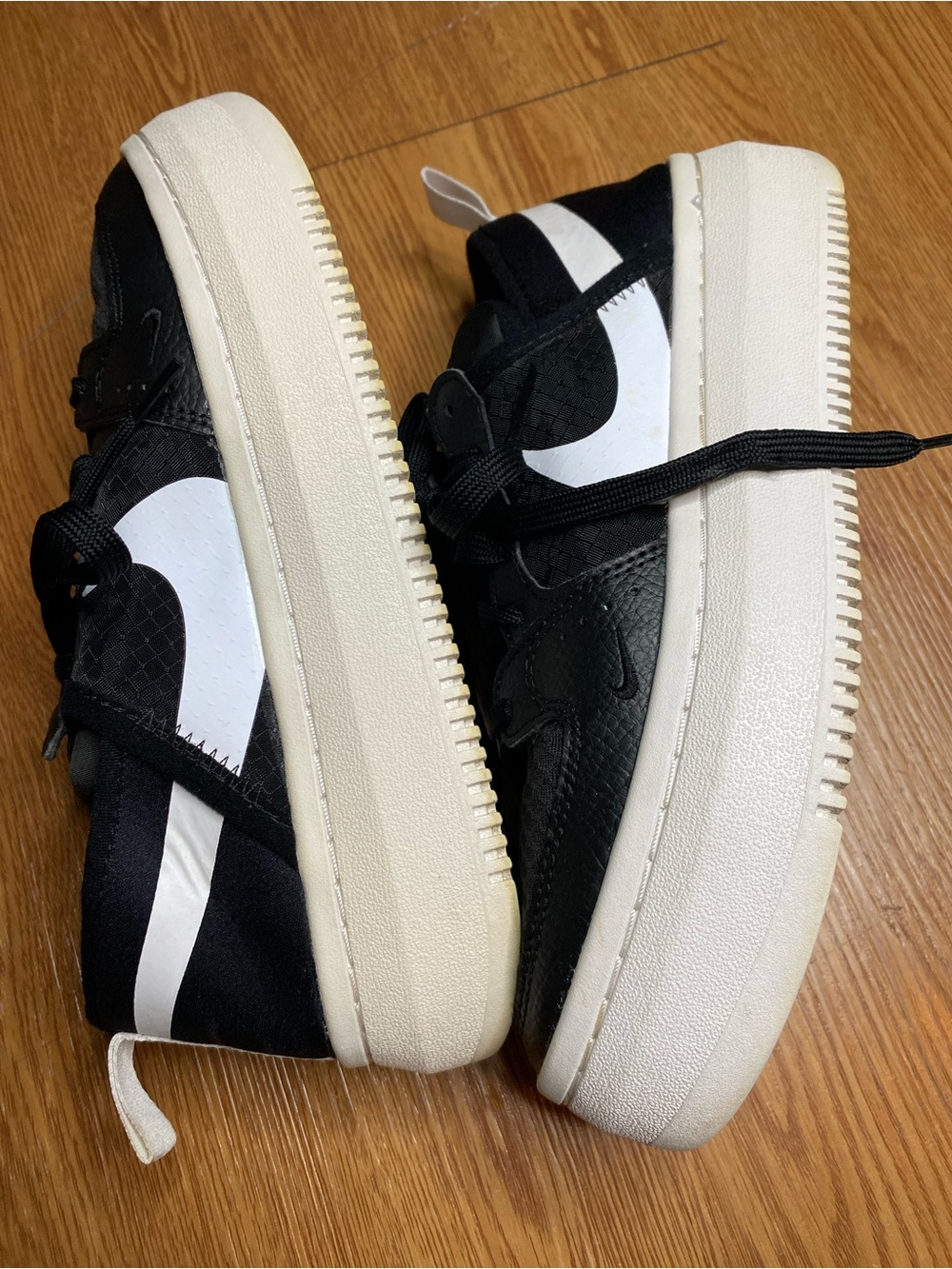 Nike Kids Black and White Platform Low-Top Sneakers